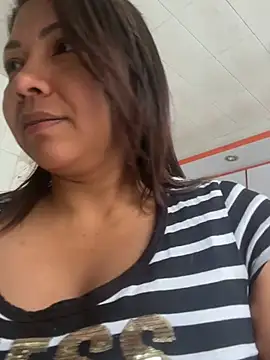 Snapshot of hiilarybrown chatting on 10, 4, 2026 hiilarybrown online show from 10, 4, 2026