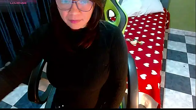 Snapshot of hiilarybrown chatting on 19, 7, 2026 hiilarybrown online show from 19, 7, 2026