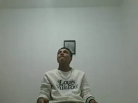 Snapshot of yissus_20_ chatting on 25, 11, 2025 yissus 20 online show from 25, 11, 2025