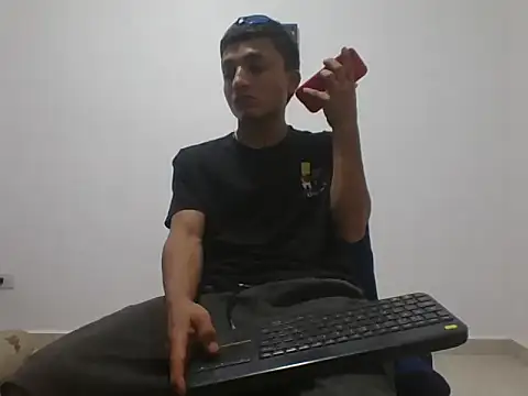 Snapshot of yissus_20_ chatting on 25, 11, 2025 yissus 20 online show from 25, 11, 2025