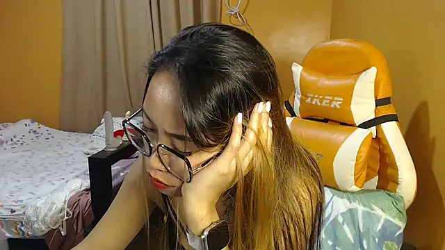 Snapshot of your_hornyapril chatting on 18, 10, 2025 your hornyapril online show from 18, 10, 2025
