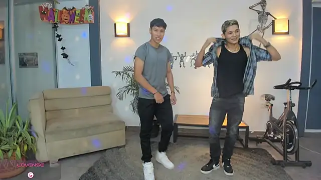 Bisexlifehot   online show from 21, 10, 2025