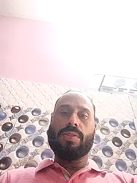 Snapshot of amitkumarkangra chatting on 15, 9, 2025 amitkumarkangra online show from 15, 9, 2025