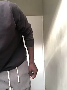 Snapshot of cuminsidebby chatting on 31, 10, 2025 cuminsidebby online show from 31, 10, 2025