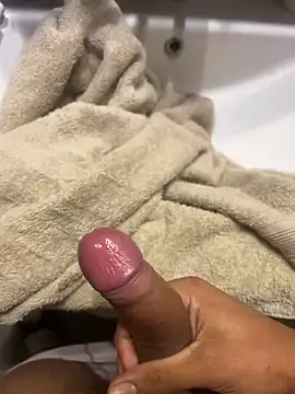 Snapshot of youyou933 chatting on 7, 10, 2025 youyou933 online show from 7, 10, 2025