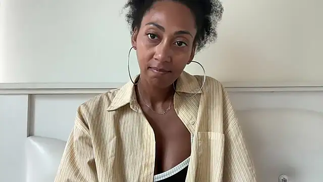 Snapshot of Vaylisse chatting on 26, 9, 2025 Vaylisse online show from 26, 9, 2025