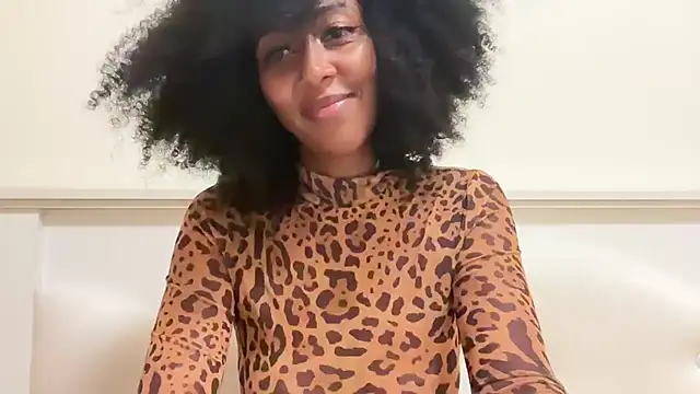 Snapshot of Vaylisse chatting on 25, 10, 2025 Vaylisse online show from 25, 10, 2025