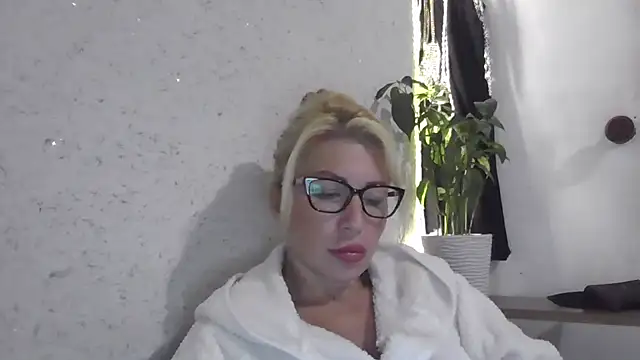 fox red lady7 online show from 8, 10, 2025