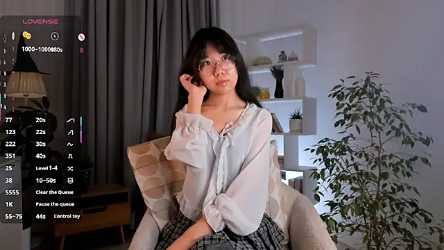 UdelaDodson online show from 30, 11, 2025