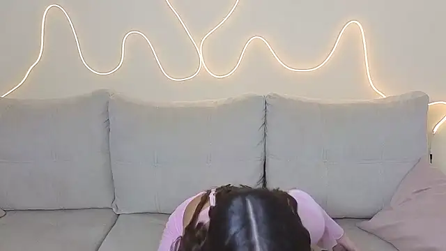 KathrynBrooks online show from 12, 11, 2025