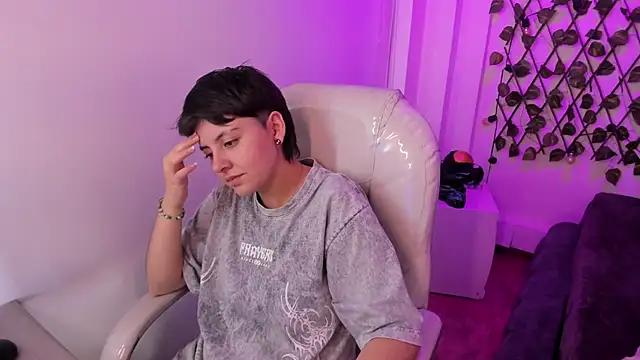 Nathaly ds online show from 5, 3, 2026