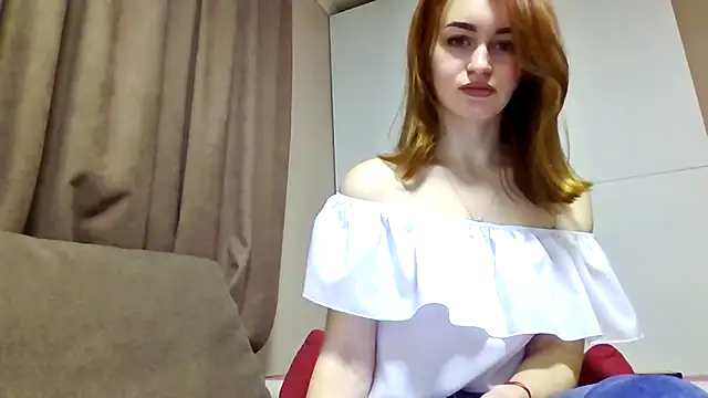 Snapshot of Requellia chatting on 31, 10, 2025 Requellia online show from 31, 10, 2025