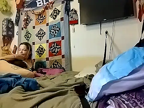 Snapshot of SnowBunny1224 chatting on 29, 9, 2025 SnowBunny1224 online show from 29, 9, 2025