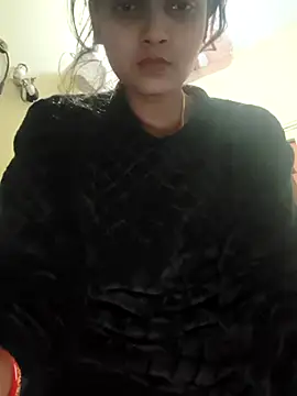 Snapshot of RAYI_Queen_2 chatting on 30, 10, 2025 RAYI Queen 2 online show from 30, 10, 2025