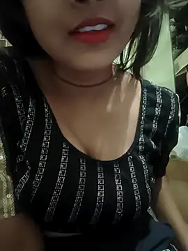 Snapshot of RAYI_Queen_2 chatting on 5, 11, 2025 RAYI Queen 2 online show from 5, 11, 2025