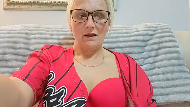 Velvet-Secrets online show from 8, 10, 2025