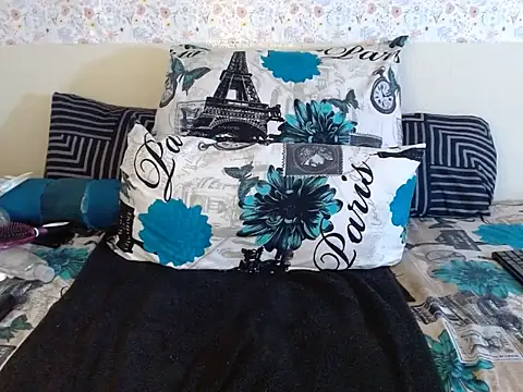 Snapshot of AfricanDoll15 chatting on 3, 10, 2025 AfricanDoll15 online show from 3, 10, 2025