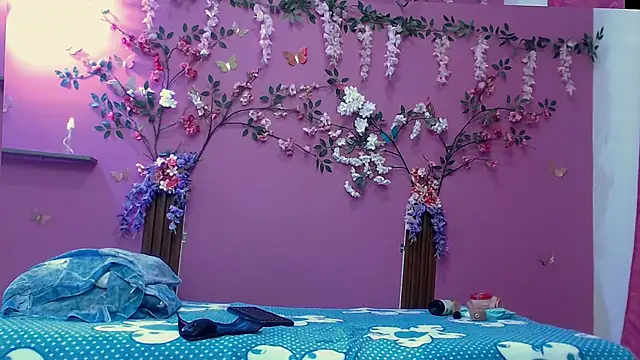 skinnybarbie022 online show from 4, 10, 2025