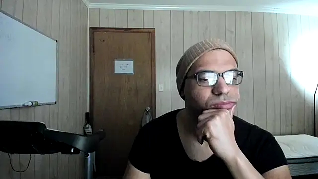 Snapshot of NaturalBeautyQueen chatting on 9, 10, 2025 NaturalBeautyQueen online show from 9, 10, 2025
