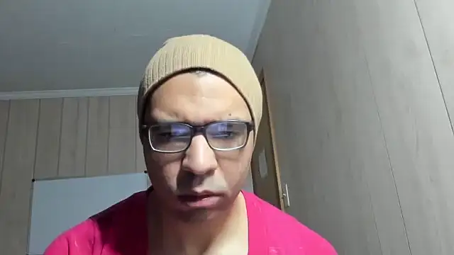 Snapshot of NaturalBeautyQueen chatting on 19, 10, 2025 NaturalBeautyQueen online show from 19, 10, 2025
