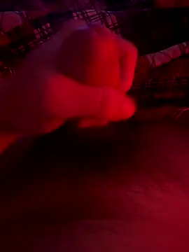 Snapshot of i_love_2cum chatting on 25, 10, 2025 i love 2cum online show from 25, 10, 2025