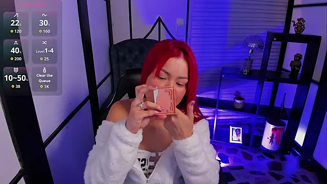 NahomiRichards  online show from 9, 10, 2025