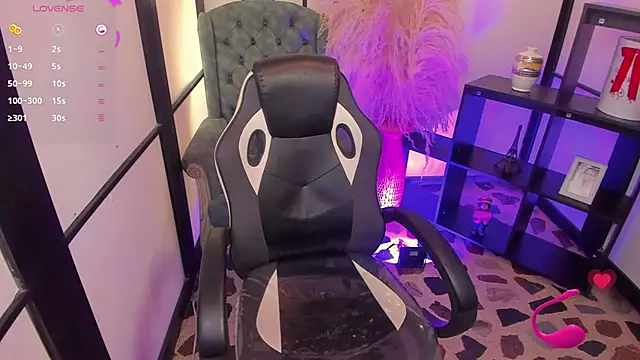 NahomiRichards  online show from 13, 2, 2026