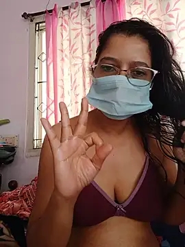 Snapshot of thanusi_2 chatting on 7, 7, 2026 thanusi 2 online show from 7, 7, 2026