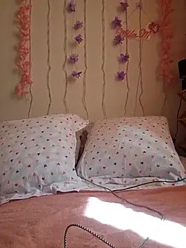 Mila Luciphya online show from 11, 4, 2026