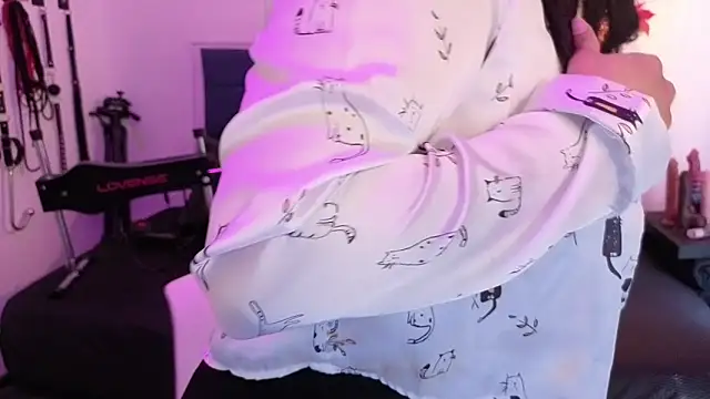 elowen halley1 online show from 12, 10, 2025