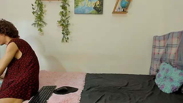 Snapshot of Peterfrost19 chatting on 19, 9, 2025 Peterfrost19 online show from 19, 9, 2025