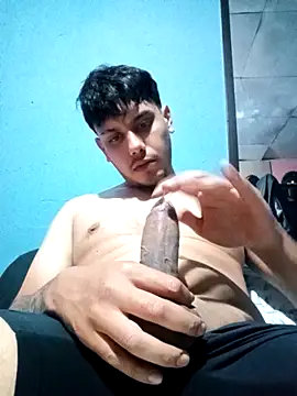 Snapshot of Longerdick27 chatting on 15, 9, 2025 Longerdick27 online show from 15, 9, 2025