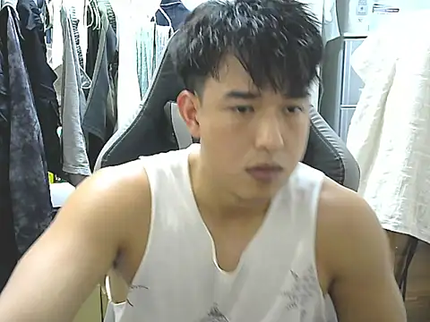 Snapshot of hunterXhan chatting on 28, 10, 2025 hunterXhan online show from 28, 10, 2025