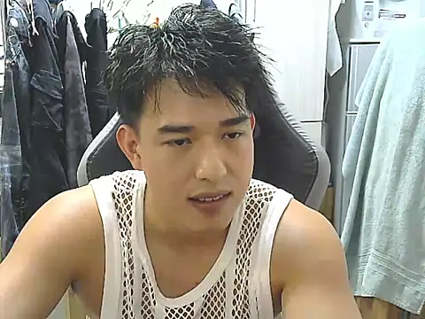 Snapshot of hunterXhan chatting on 4, 11, 2025 hunterXhan online show from 4, 11, 2025