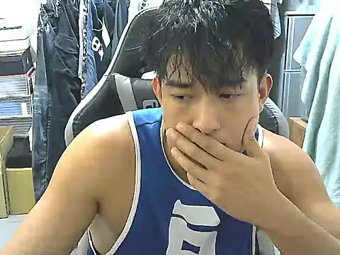 Snapshot of hunterXhan chatting on 18, 11, 2025 hunterXhan online show from 18, 11, 2025