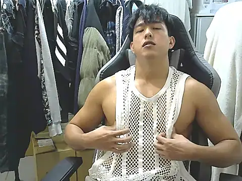 Snapshot of hunterXhan chatting on 24, 11, 2025 hunterXhan online show from 24, 11, 2025