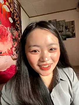 Snapshot of Julia-Elsa chatting on 7, 10, 2025 Julia-Elsa online show from 7, 10, 2025