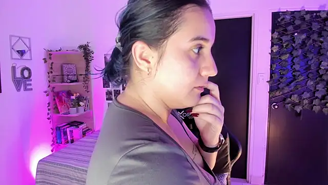 Lana Herondale online show from 26, 11, 2025