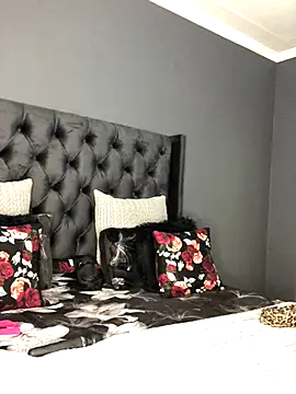 Snapshot of Thick_Shawtyy chatting on 3, 10, 2025 Thick Shawtyy online show from 3, 10, 2025