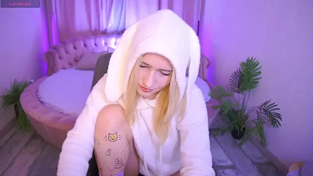 LilElfie online show from 16, 11, 2025