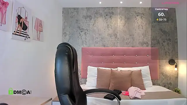 Snapshot of brithanycollins chatting on 17, 9, 2025 brithanycollins online show from 17, 9, 2025