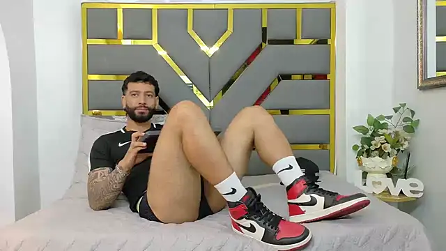 yorbymaxx online show from 8, 10, 2025