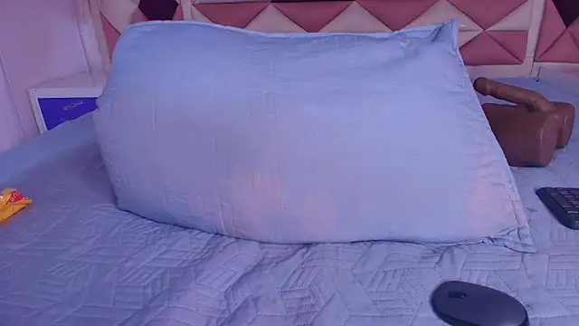 valecastro  online show from 11, 9, 2025