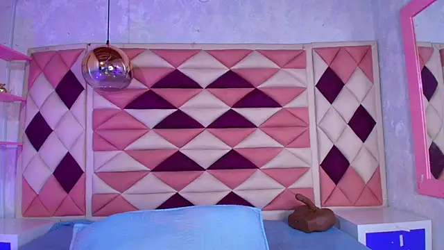 valecastro  online show from 12, 9, 2025