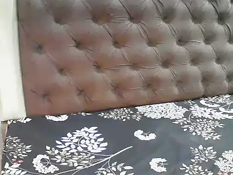 Snapshot of elize__ chatting on 7, 10, 2025 elize online show from 7, 10, 2025