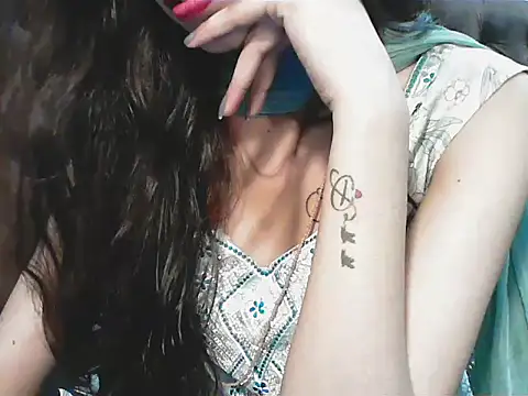 Snapshot of elize__ chatting on 8, 10, 2025 elize online show from 8, 10, 2025