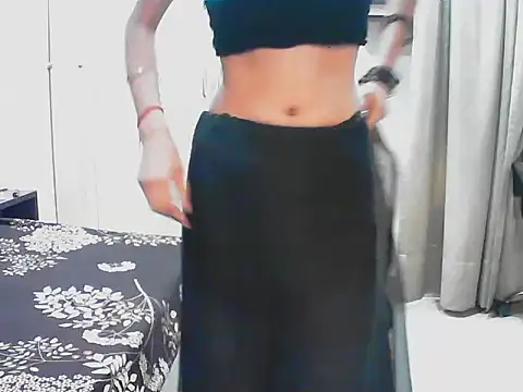 Snapshot of elize__ chatting on 9, 10, 2025 elize online show from 9, 10, 2025