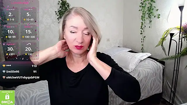 hunters woman online show from 11, 10, 2025