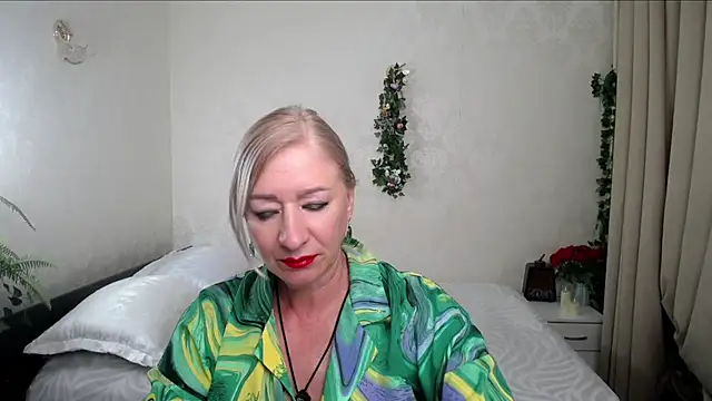 Snapshot of hunters_woman chatting on 7, 7, 2026 hunters woman online show from 7, 7, 2026