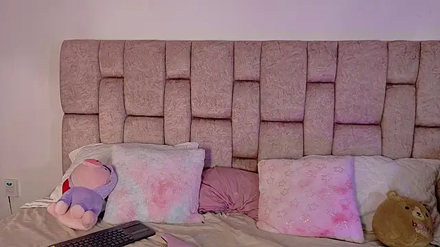 LolaYun online show from 23, 9, 2025